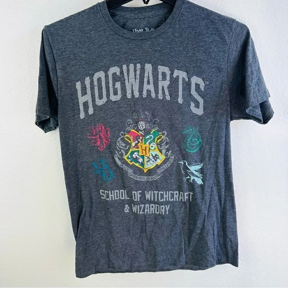 Harry Potter Gray Hogwarts Tee